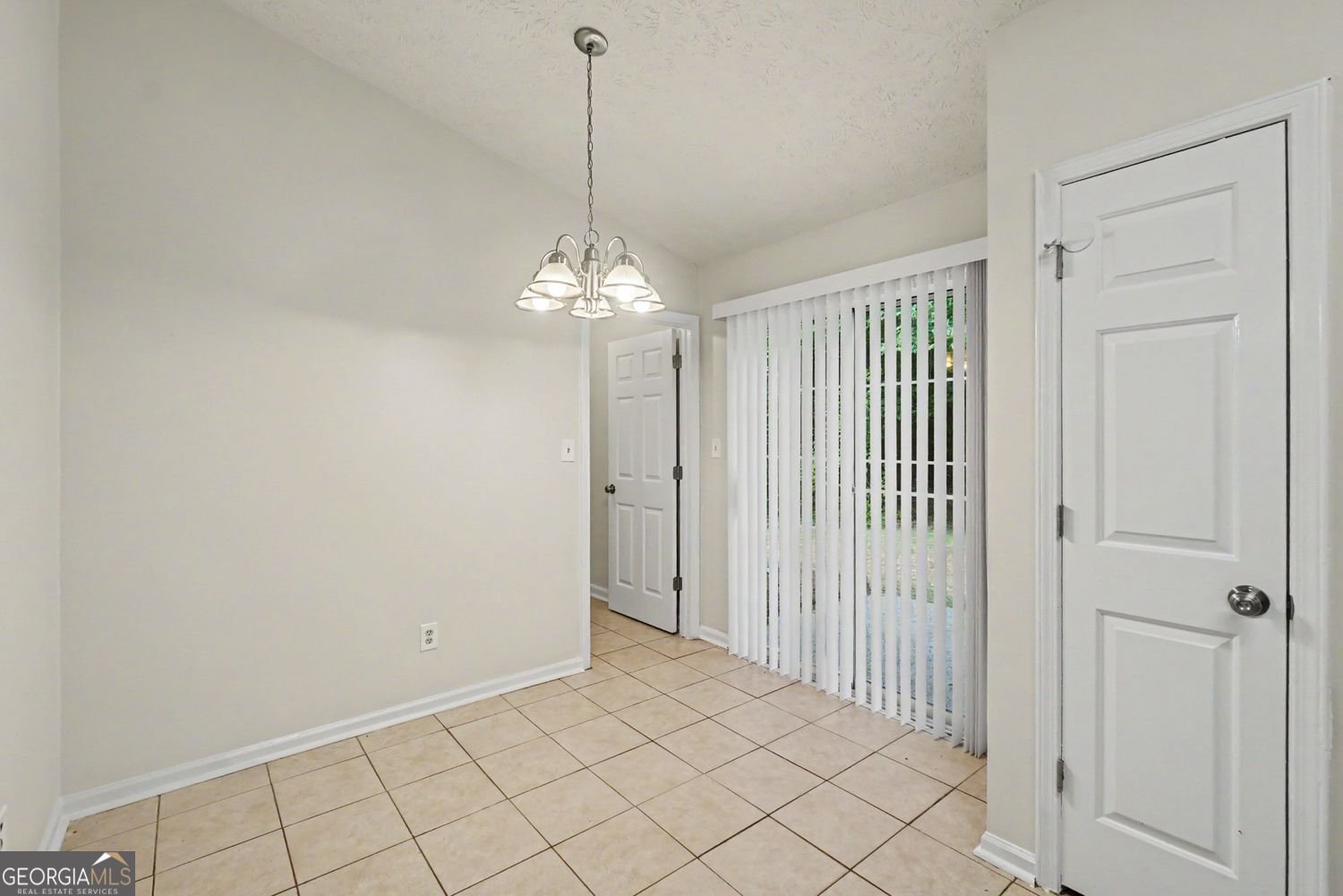 529 Bluff Court Woodstock - Photo 10