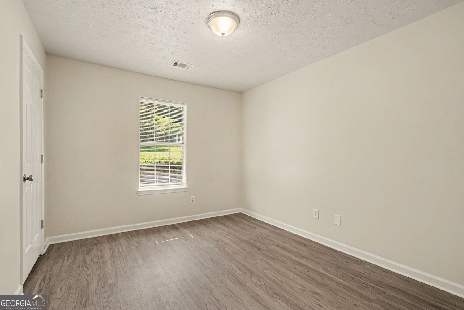 529 Bluff Court Woodstock - Photo 12
