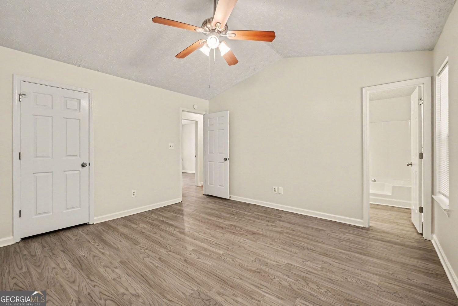 529 Bluff Court Woodstock - Photo 19