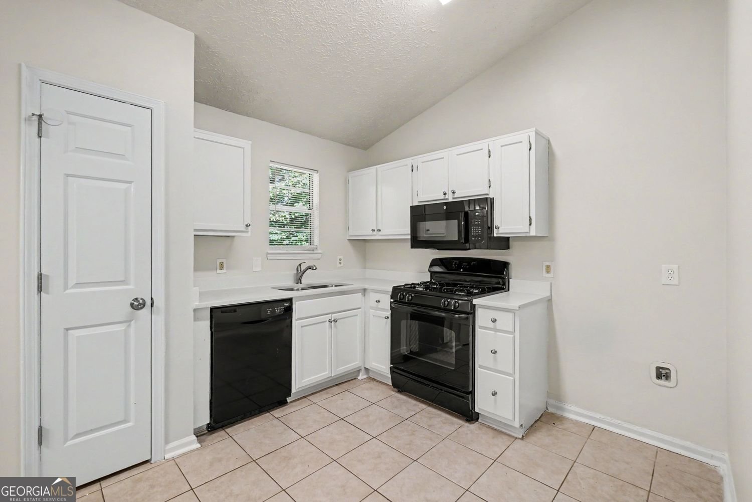 529 Bluff Court Woodstock - Photo 7