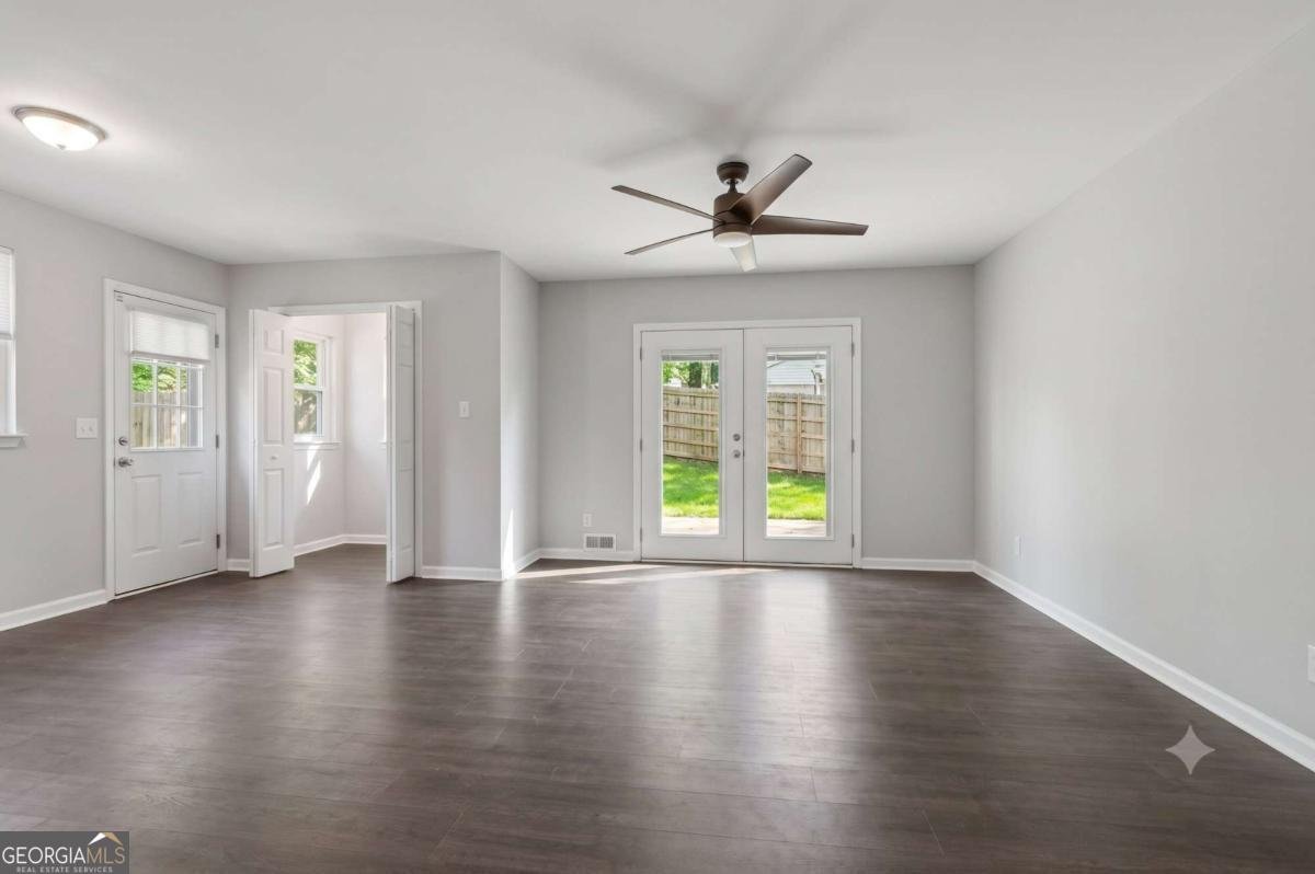 1507 Lively Ridge Road Atlanta - Photo 9