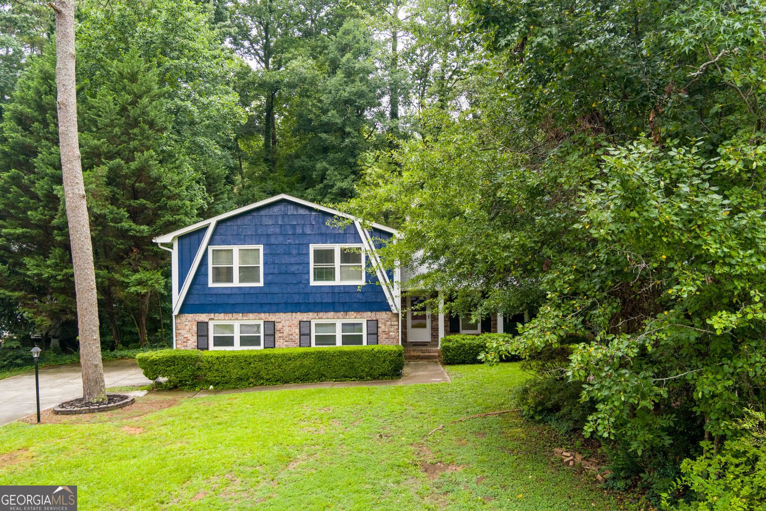 245 Pinetree Drive Marietta - main photo