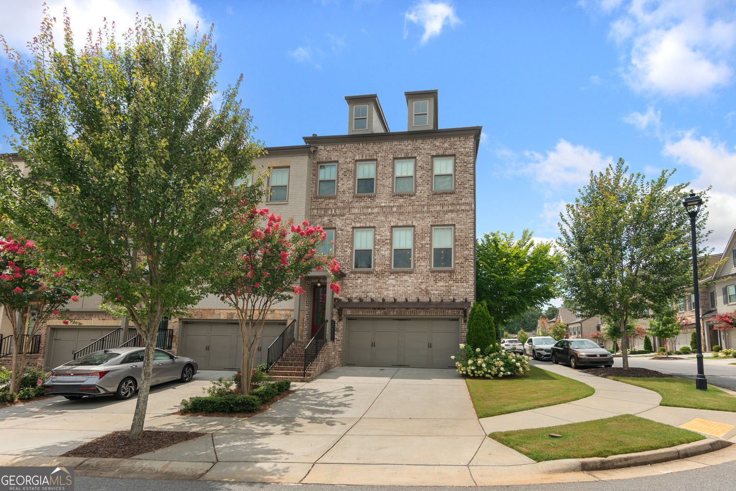 1002 Milhaven Drive Roswell - main photo