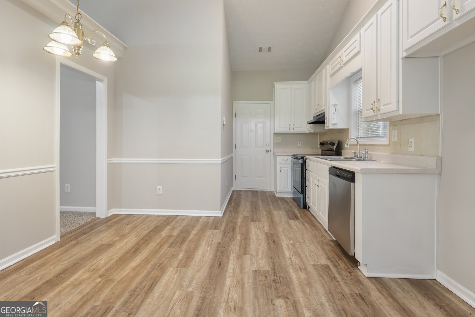 215 Cambridge Way Covington - Photo 10
