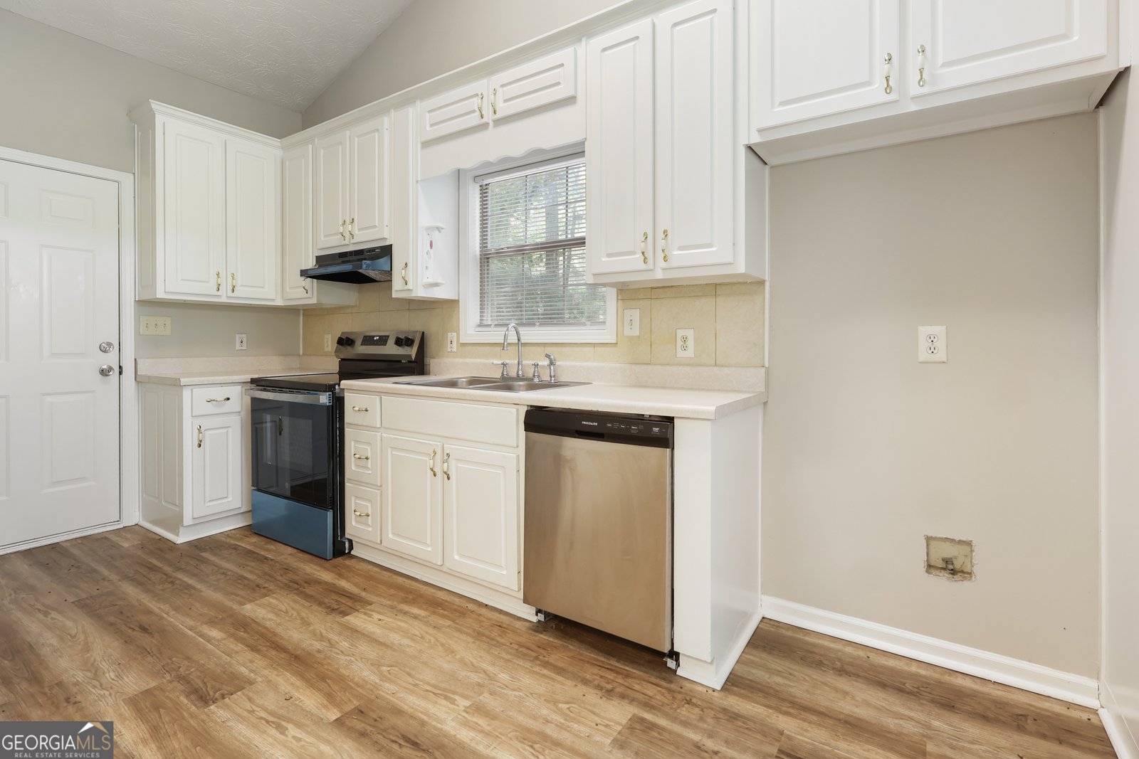 215 Cambridge Way Covington - Photo 11