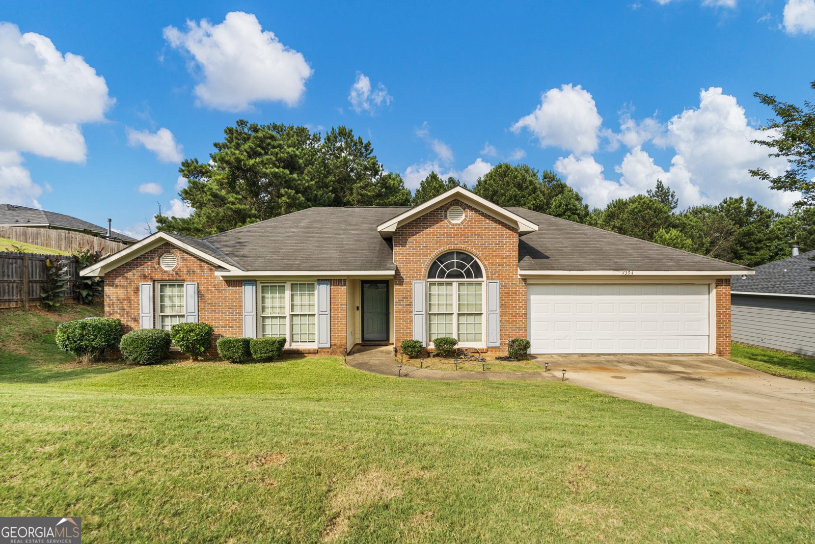 1304 Bunker Ridge Lane Columbus - main photo