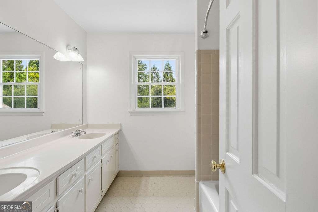 5266 Wynterhall Way Dunwoody - Photo 33