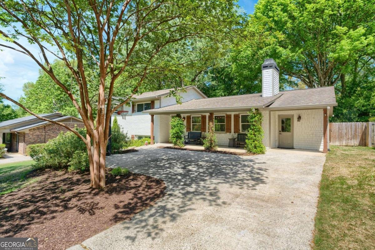 2630 Cove Circle Atlanta - main photo