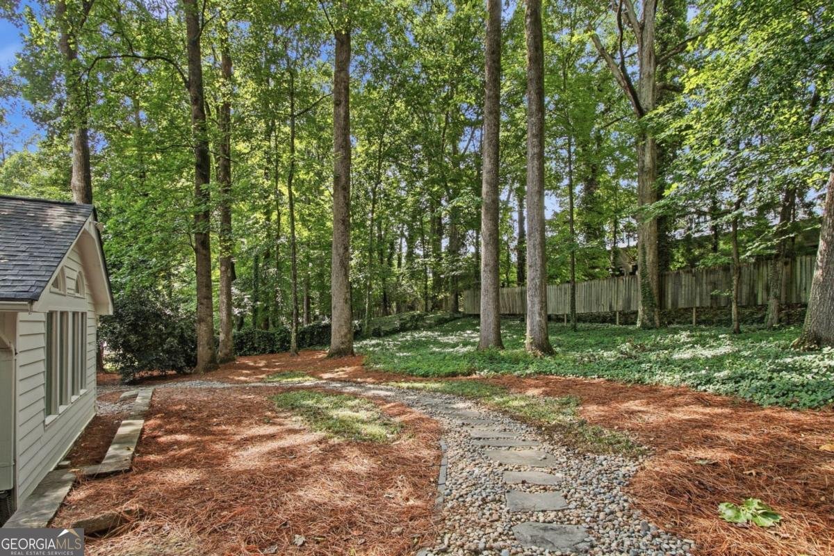 1960 Royal Court Atlanta - Photo 44