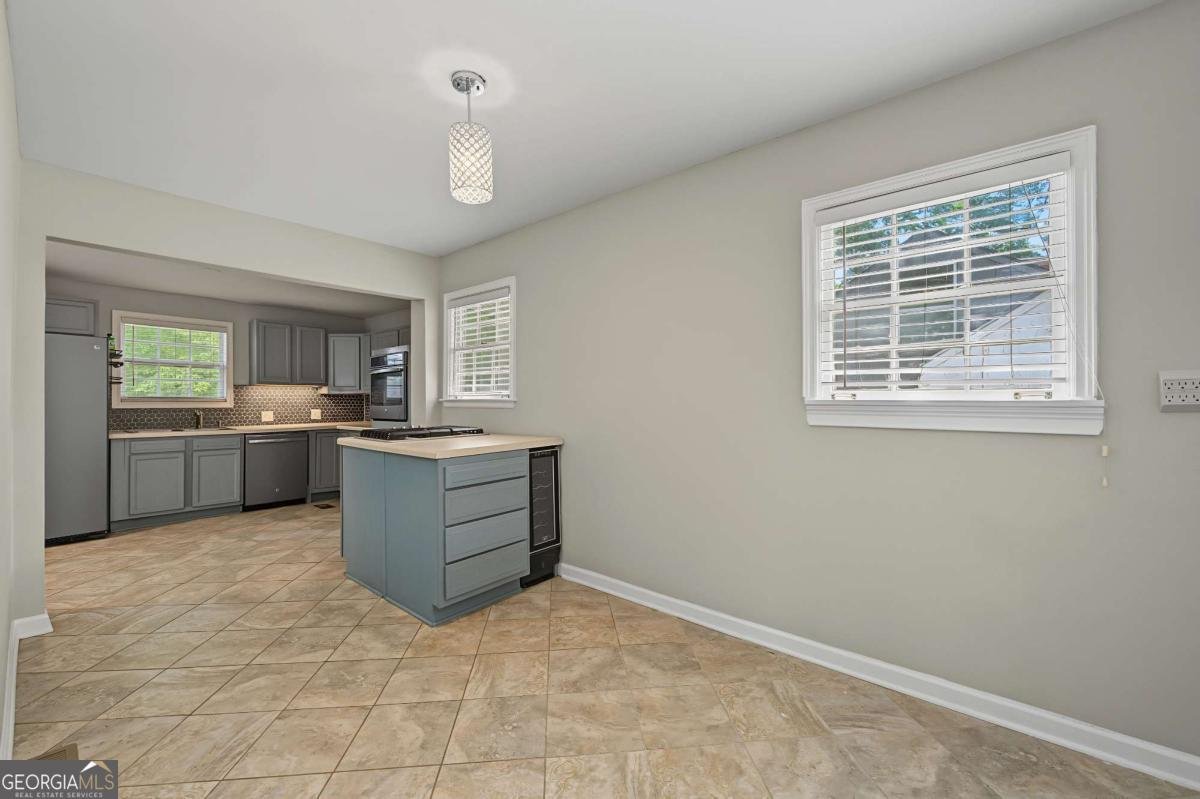 2327 Ben Hill Road Atlanta - Photo 12
