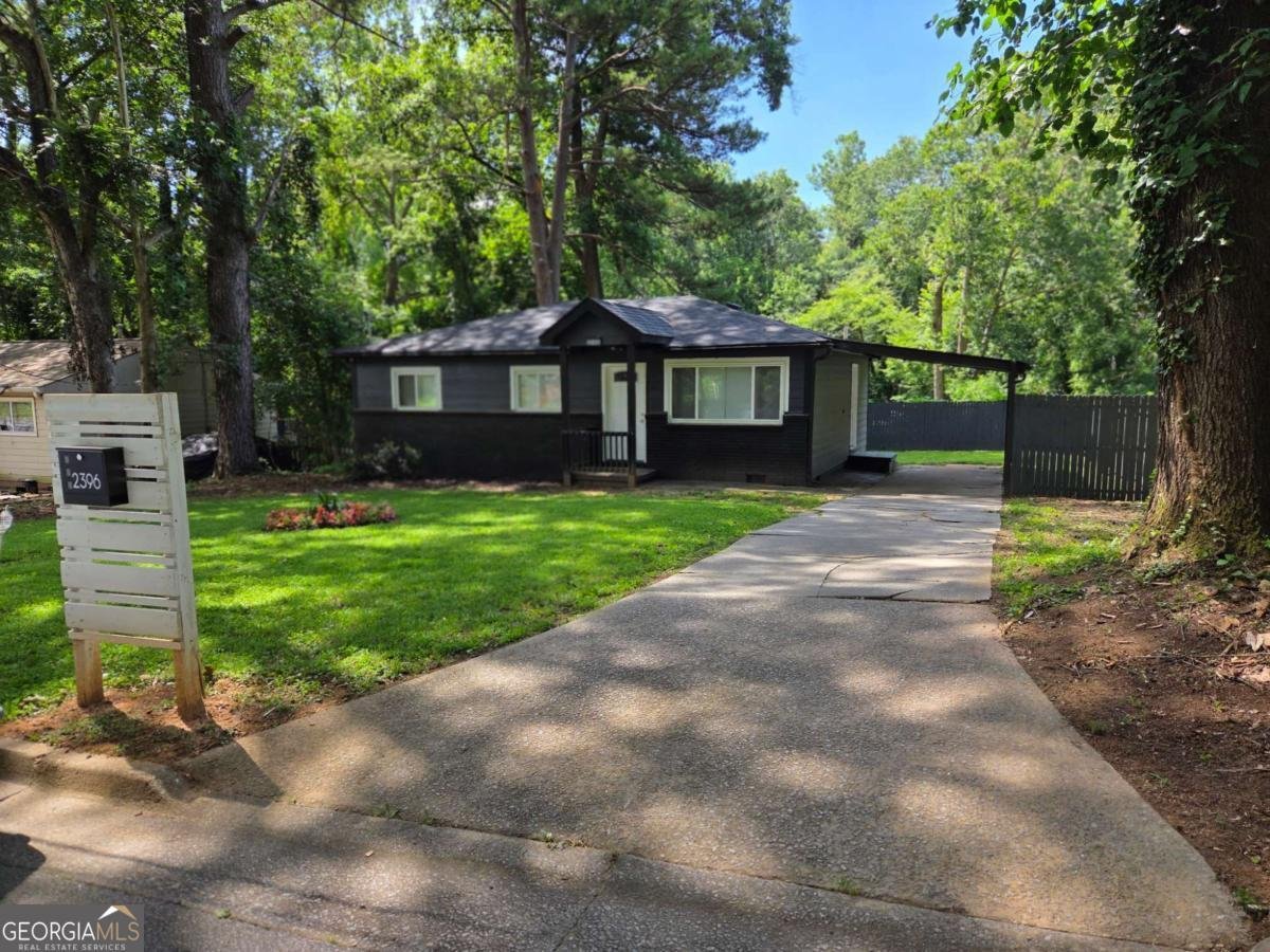 2396 Clarissa Drive Atlanta - main photo