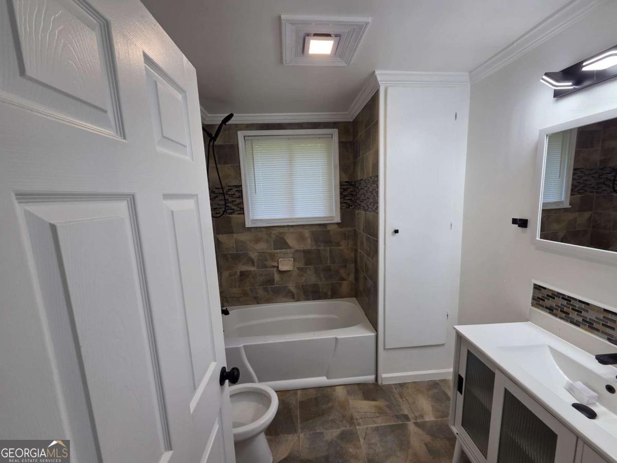 2396 Clarissa Drive Atlanta - Photo 10