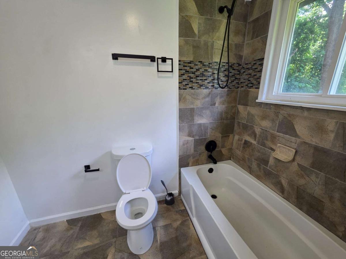 2396 Clarissa Drive Atlanta - Photo 11
