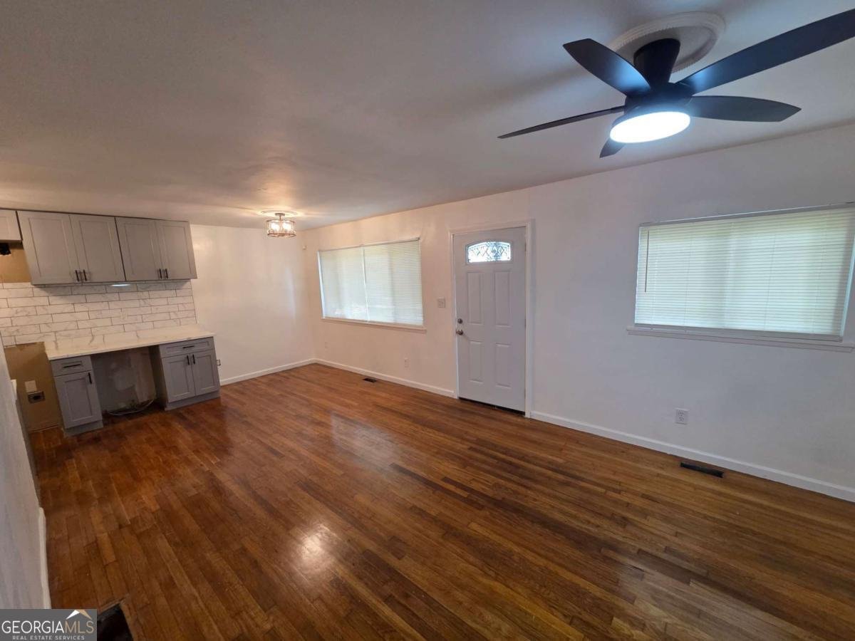 2396 Clarissa Drive Atlanta - Photo 13