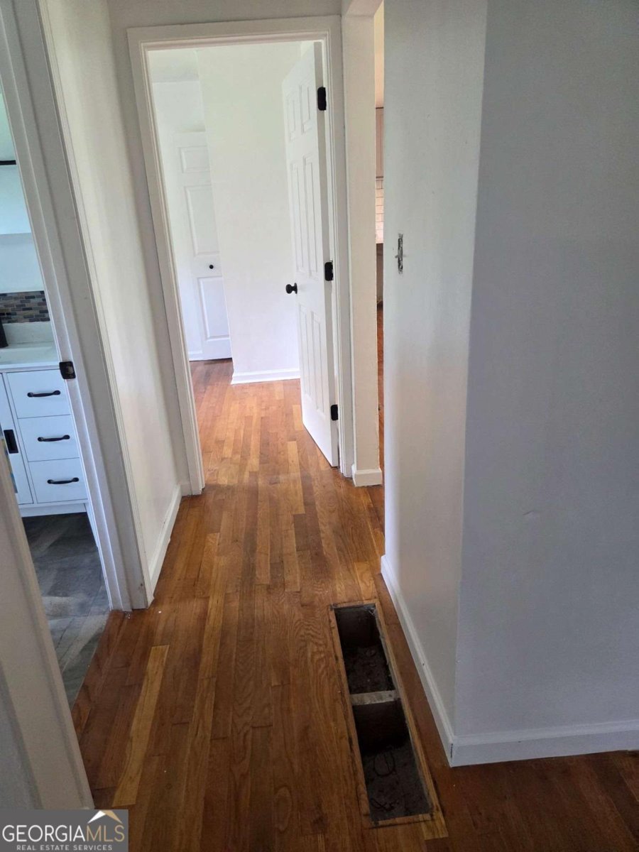 2396 Clarissa Drive Atlanta - Photo 8