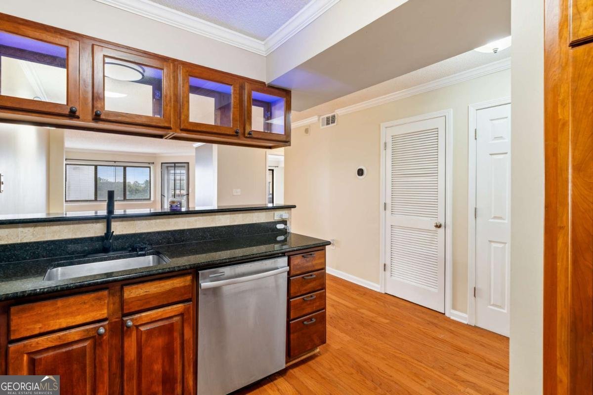 795 Hammond Drive Atlanta - Photo 6