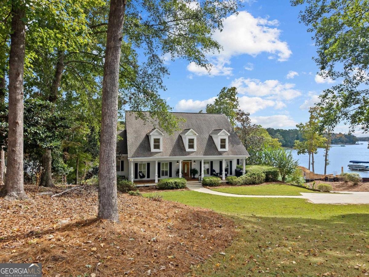 1651 Lighthouse Circle Greensboro - main photo