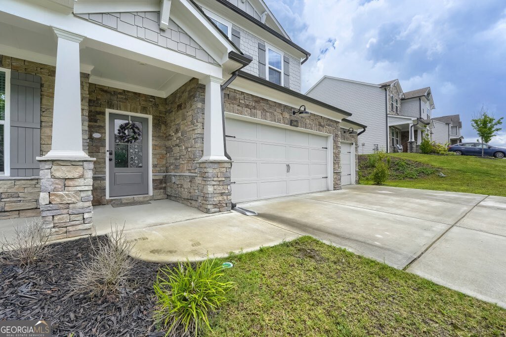 2448 Hidden Creek Road Kennesaw - main photo