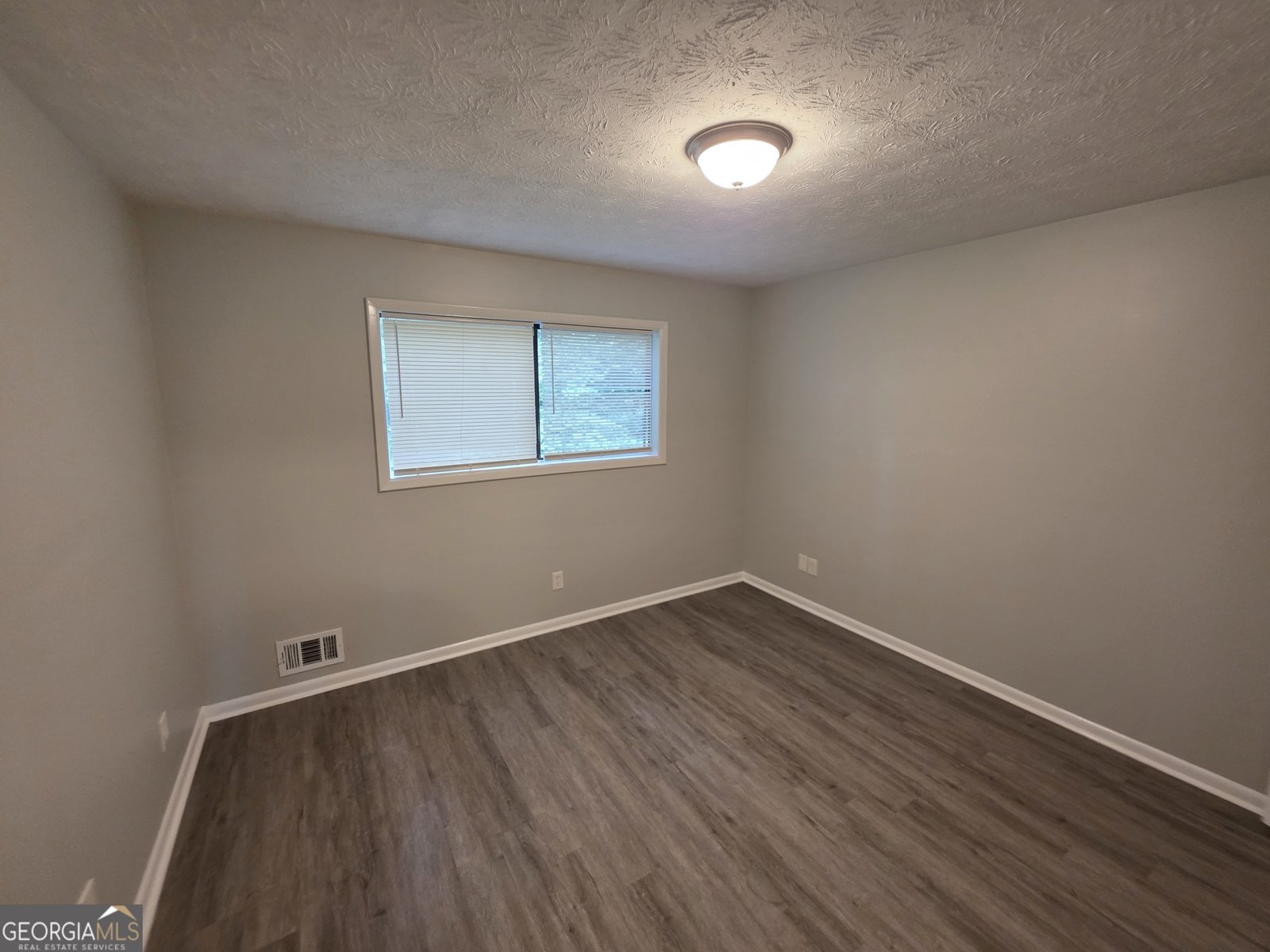 5085 Rock Glen Dr Stone Mountain - Photo 12