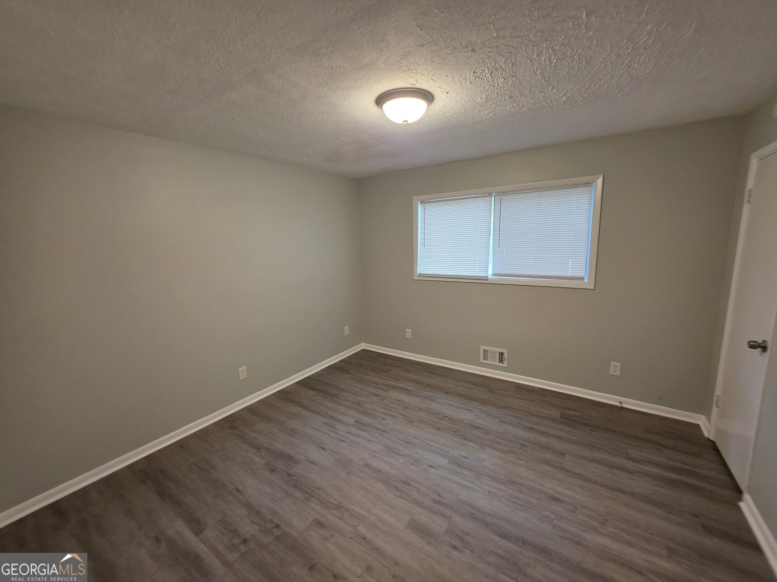 5085 Rock Glen Dr Stone Mountain - Photo 16