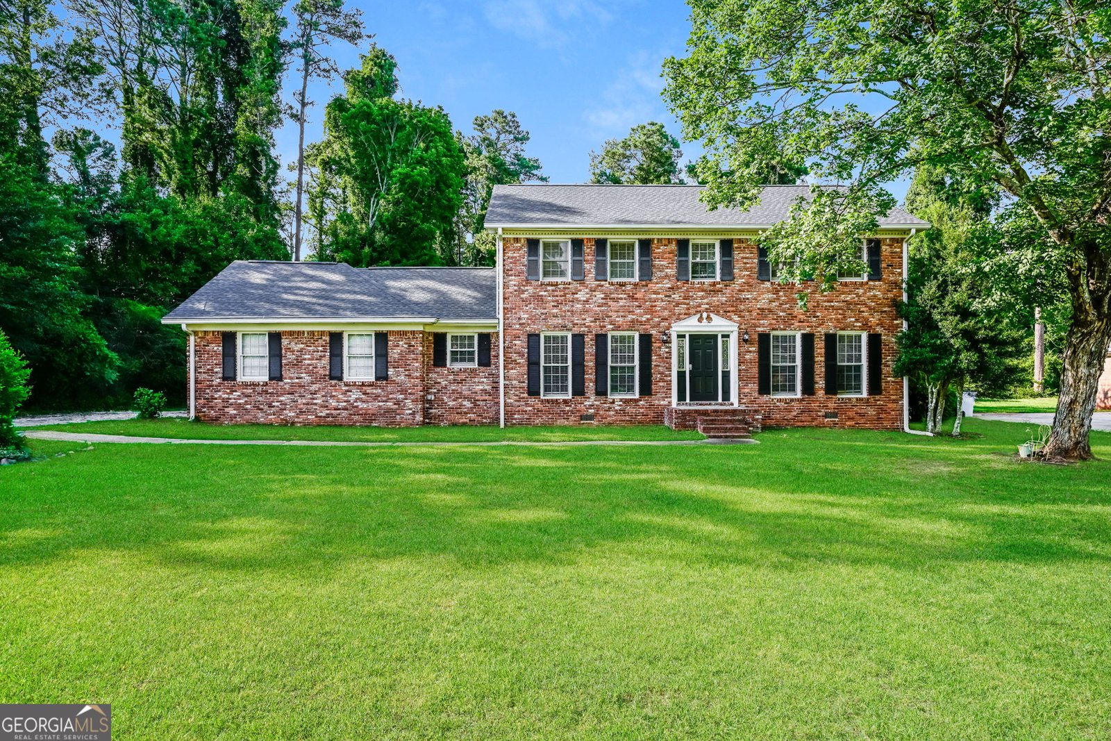 2216 Country Club Drive Conyers - main photo