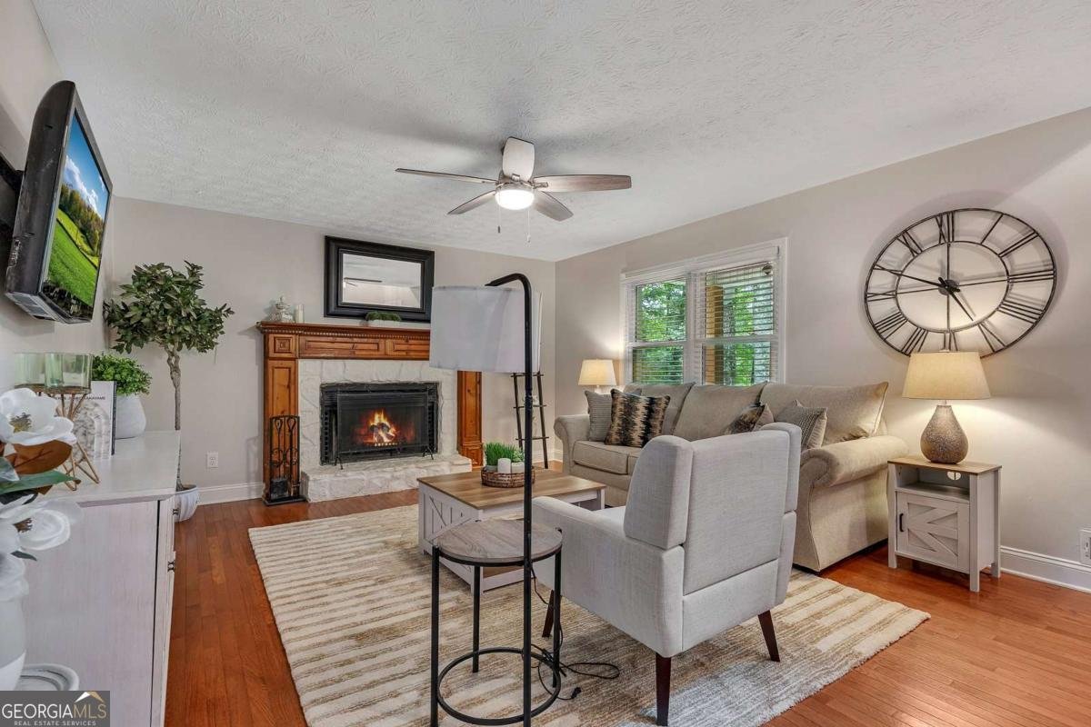 807 Emerald Falls Woodstock - Photo 10