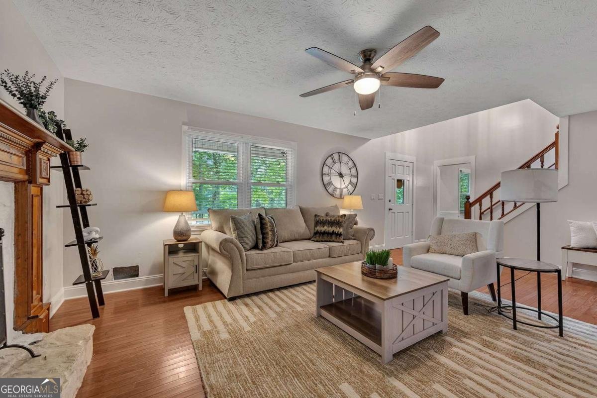 807 Emerald Falls Woodstock - Photo 11