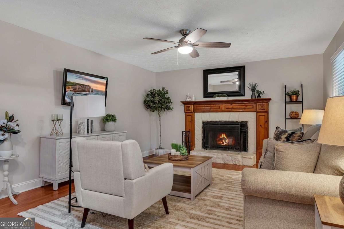 807 Emerald Falls Woodstock - Photo 9