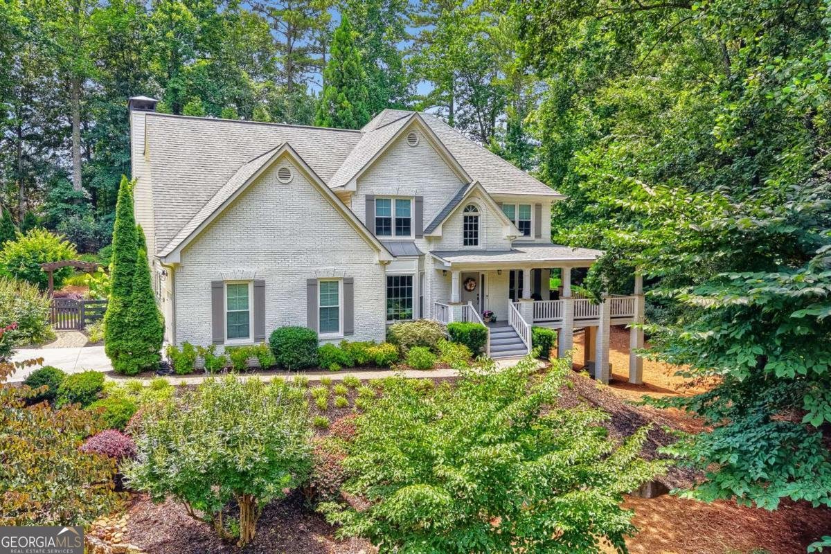 165 Northern Oaks Court Alpharetta - main photo