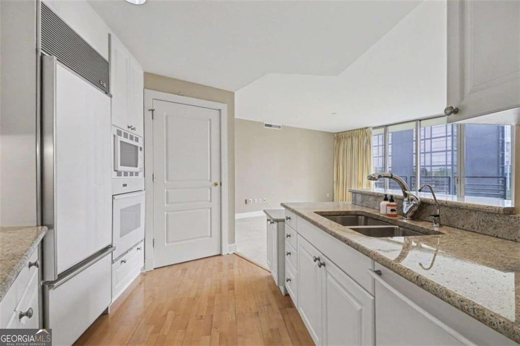 700 Park Regency Place Atlanta - Photo 14