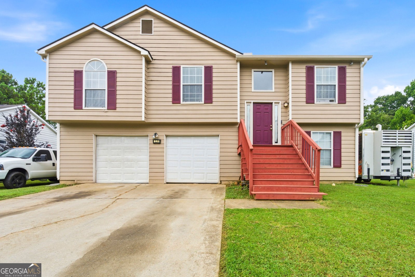 7106 Oakwood Circle Rex - main photo