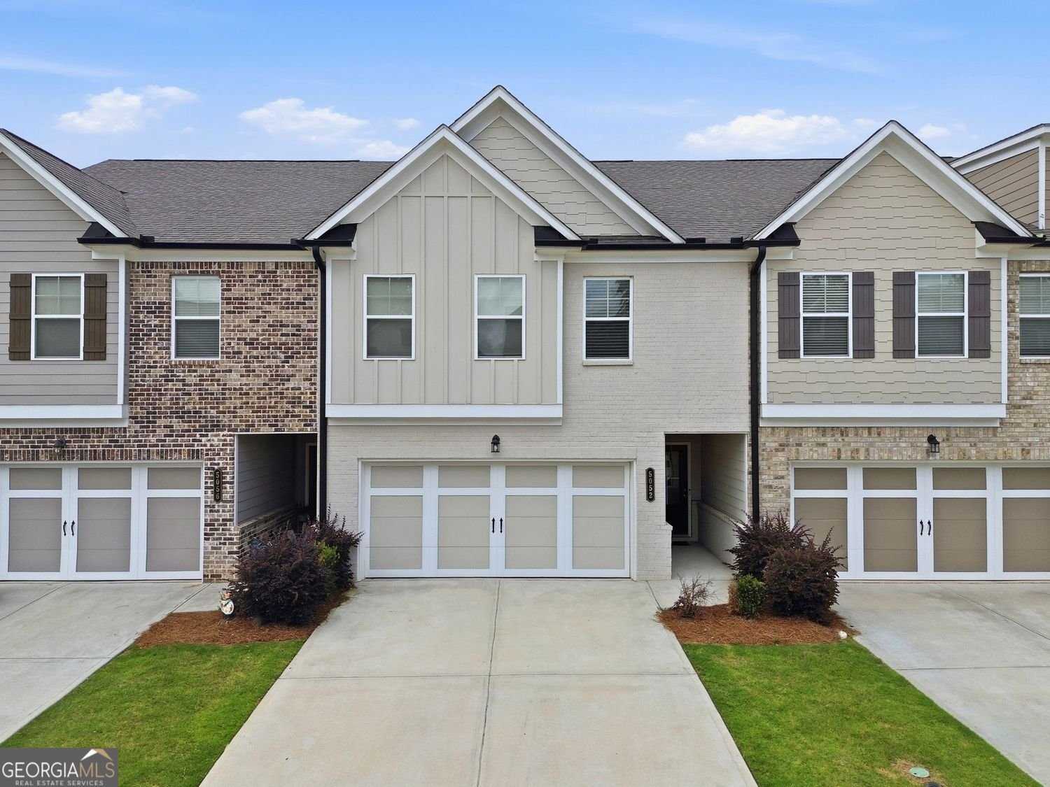 5052 Silver Fox Road Oakwood - main photo