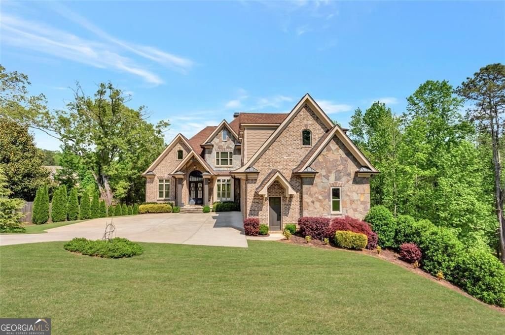 4621 QUAIL Court Flowery Branch - main photo
