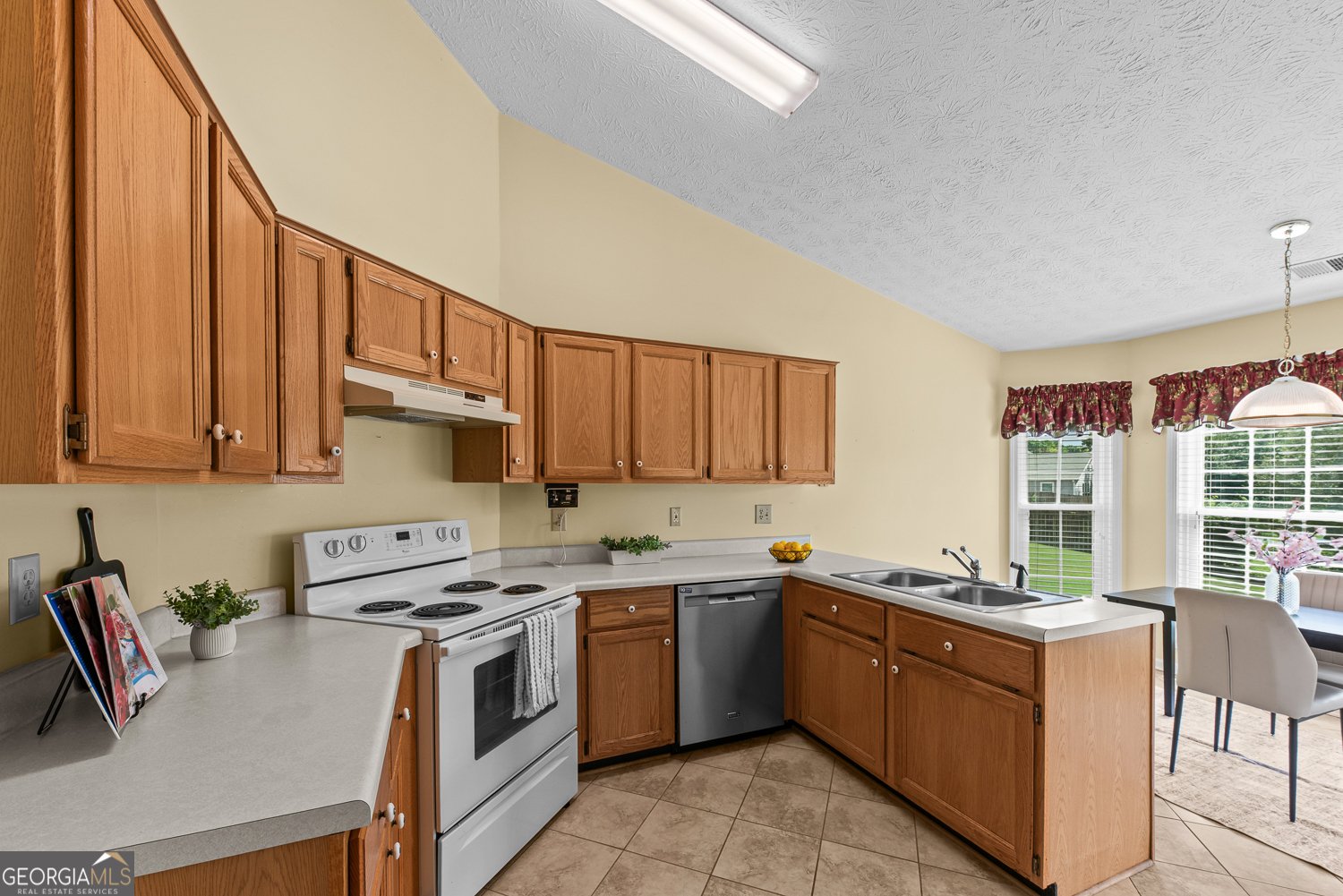 5370 Maltdie Court Sugar Hill - Photo 8