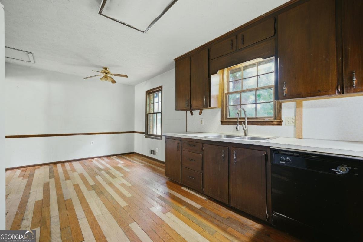 532 Stockwood Drive Woodstock - Photo 10