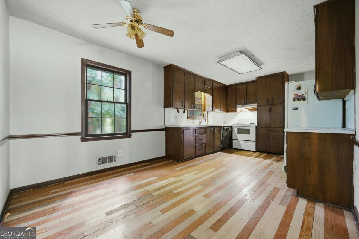 532 Stockwood Drive Woodstock - Photo 8
