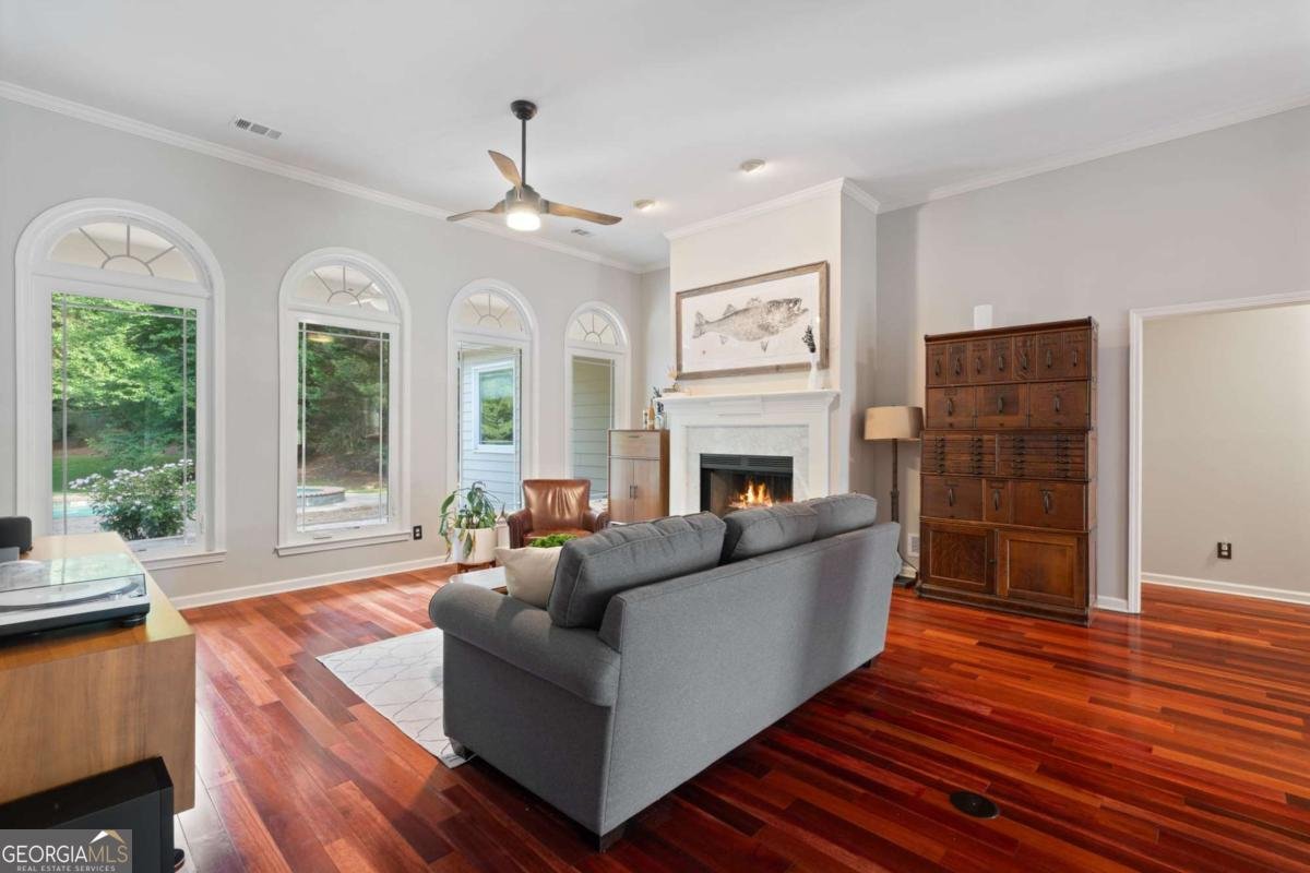 802 Lakeglen Drive Suwanee - Photo 14