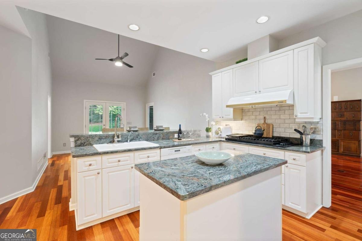 802 Lakeglen Drive Suwanee - Photo 15