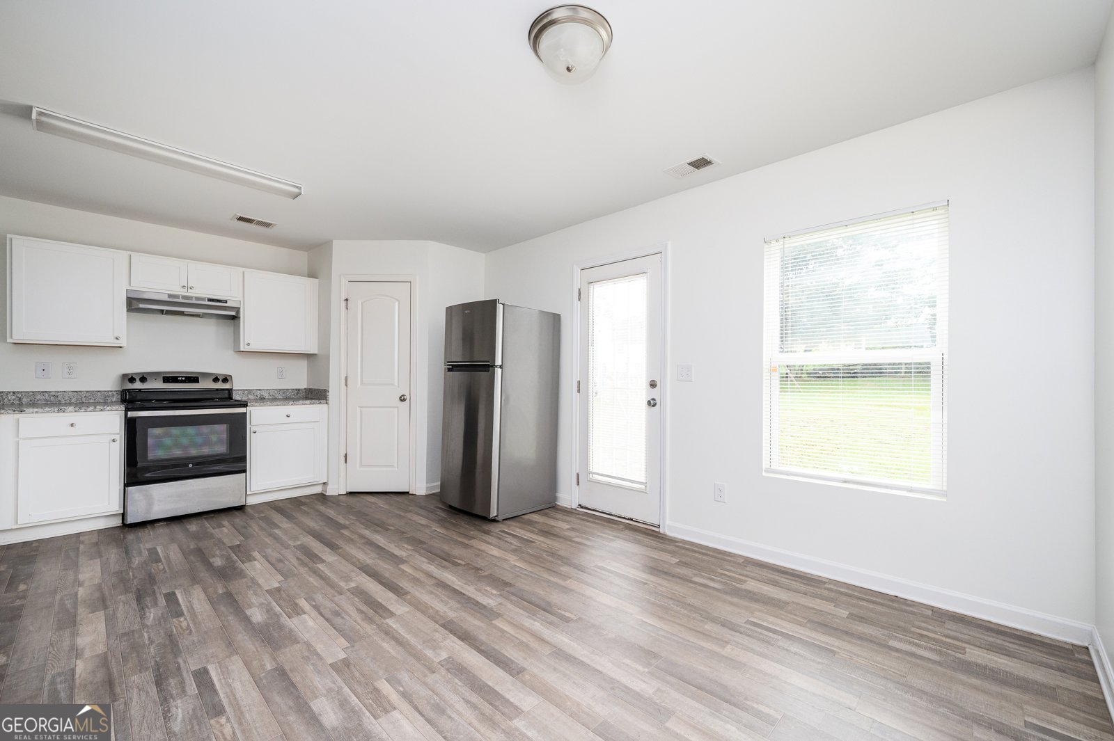 6742 Mancha Street South Fulton - Photo 9