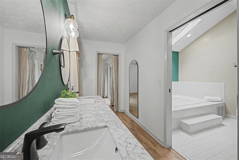 1046 Washington Avenue Woodstock - Photo 35