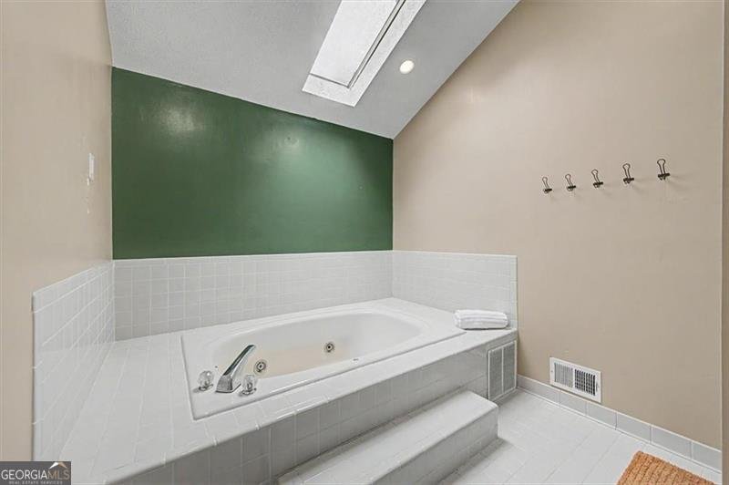 1046 Washington Avenue Woodstock - Photo 36