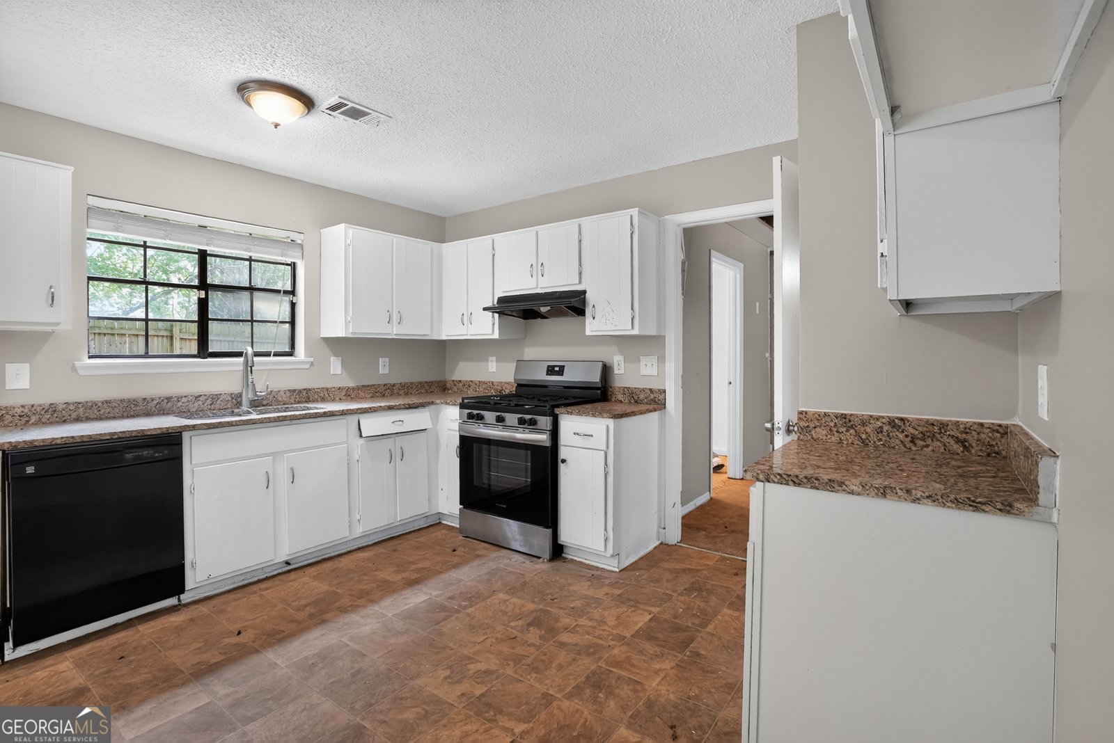 939 Lake Drive Court Stone Mountain - Photo 11