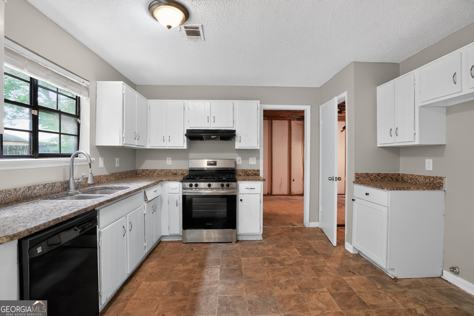 939 Lake Drive Court Stone Mountain - Photo 12