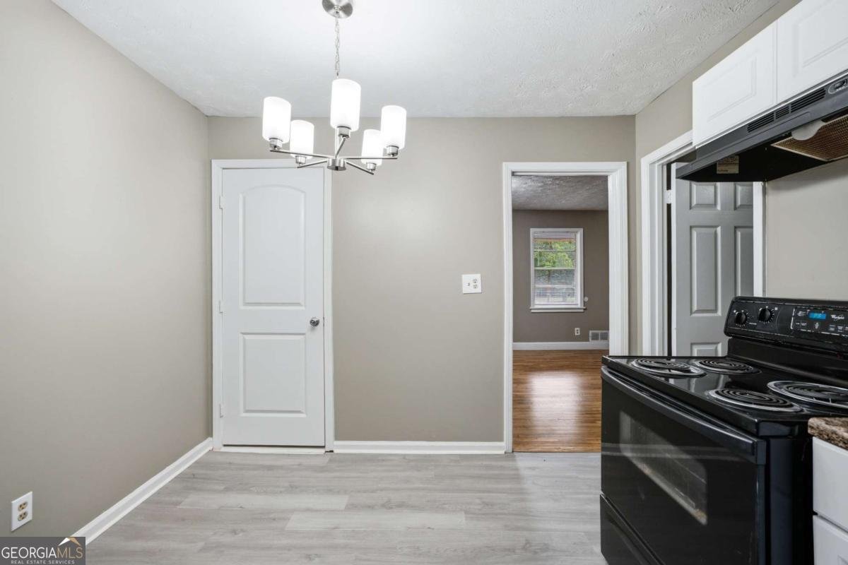 997 Pineglen Drive Forest Park - Photo 8