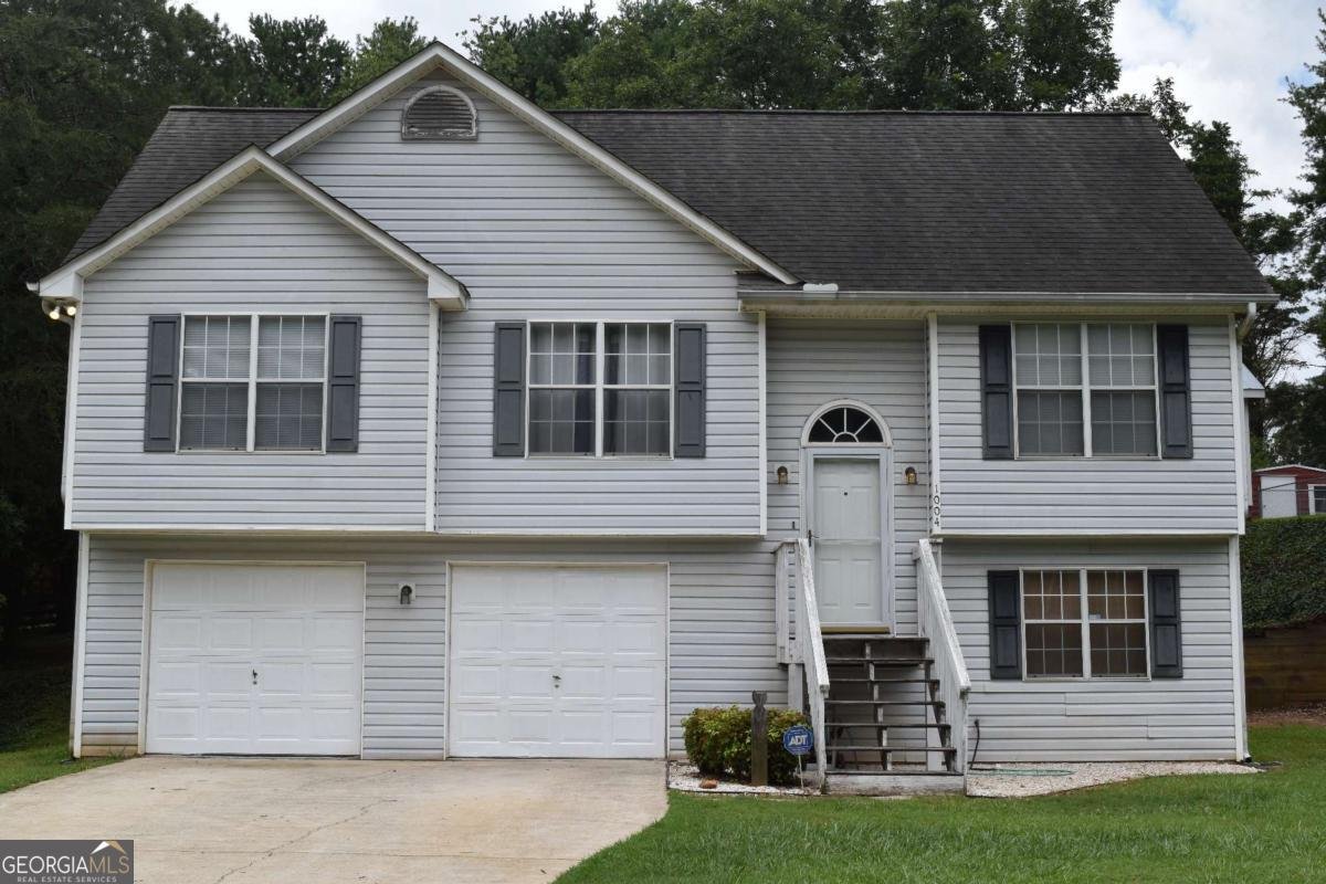 1004 Bridle Creek Drive Flowery Branch - main photo