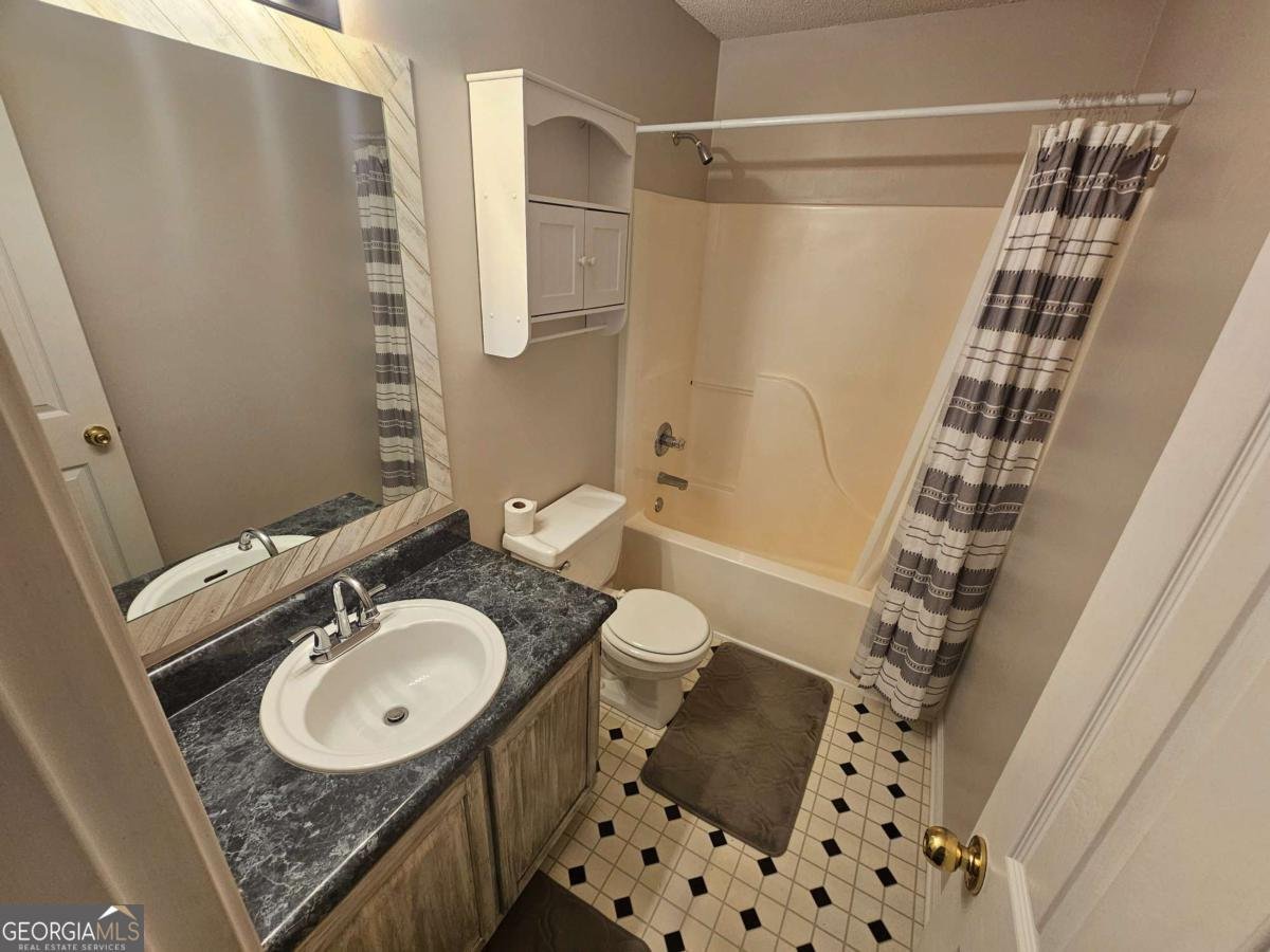 1004 Bridle Creek Drive Flowery Branch - Photo 16