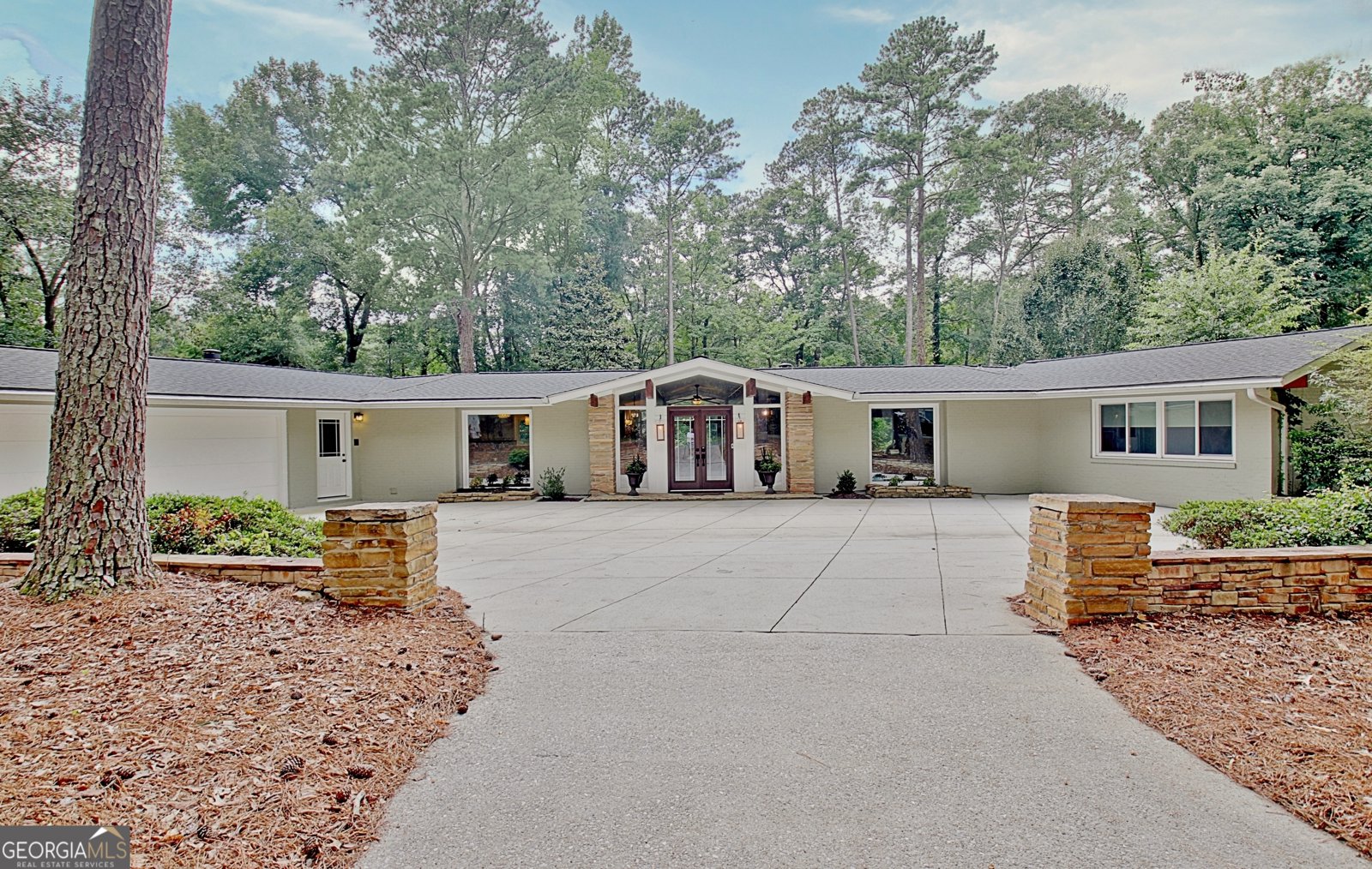 626 Golfview Drive Peachtree City - main photo