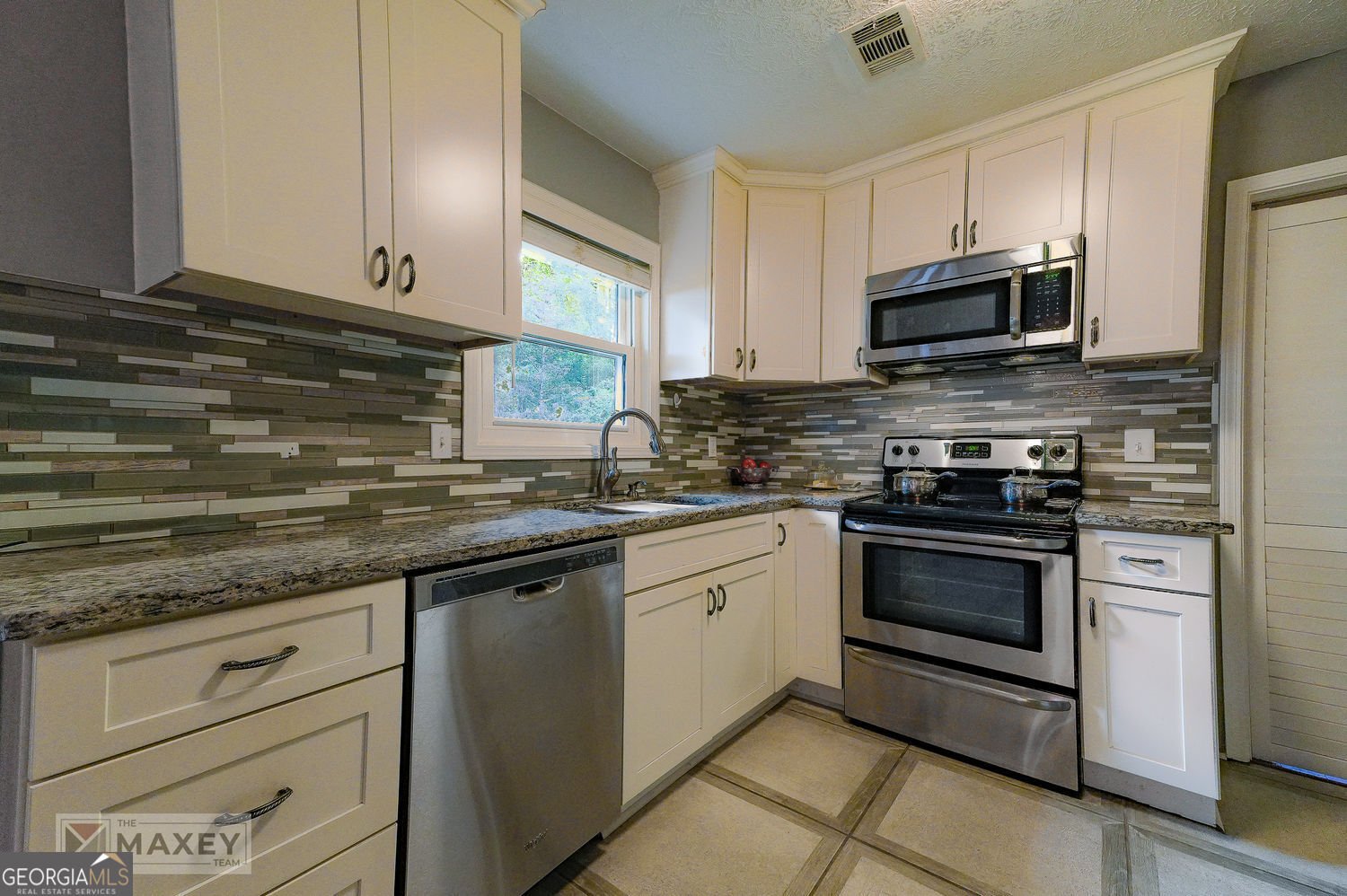 2674 SARDIS Drive BUFORD - Photo 11