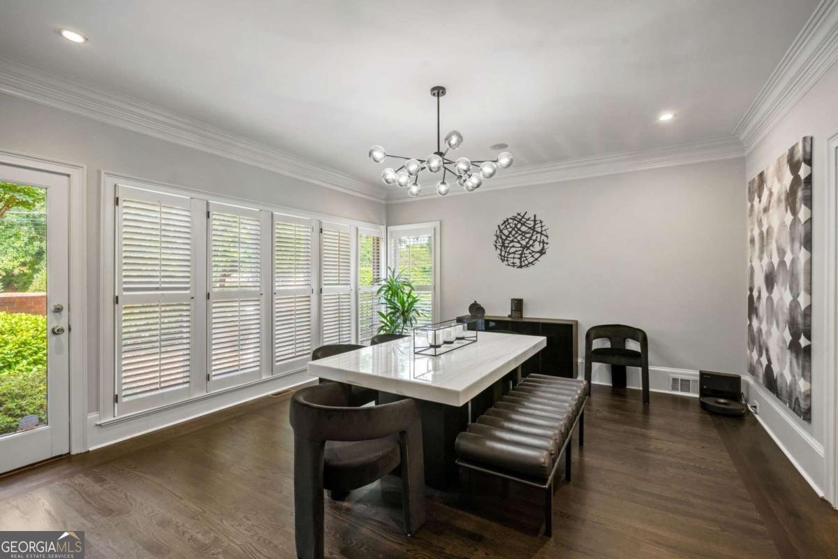 240 Embassy Court Sandy Springs - Photo 10