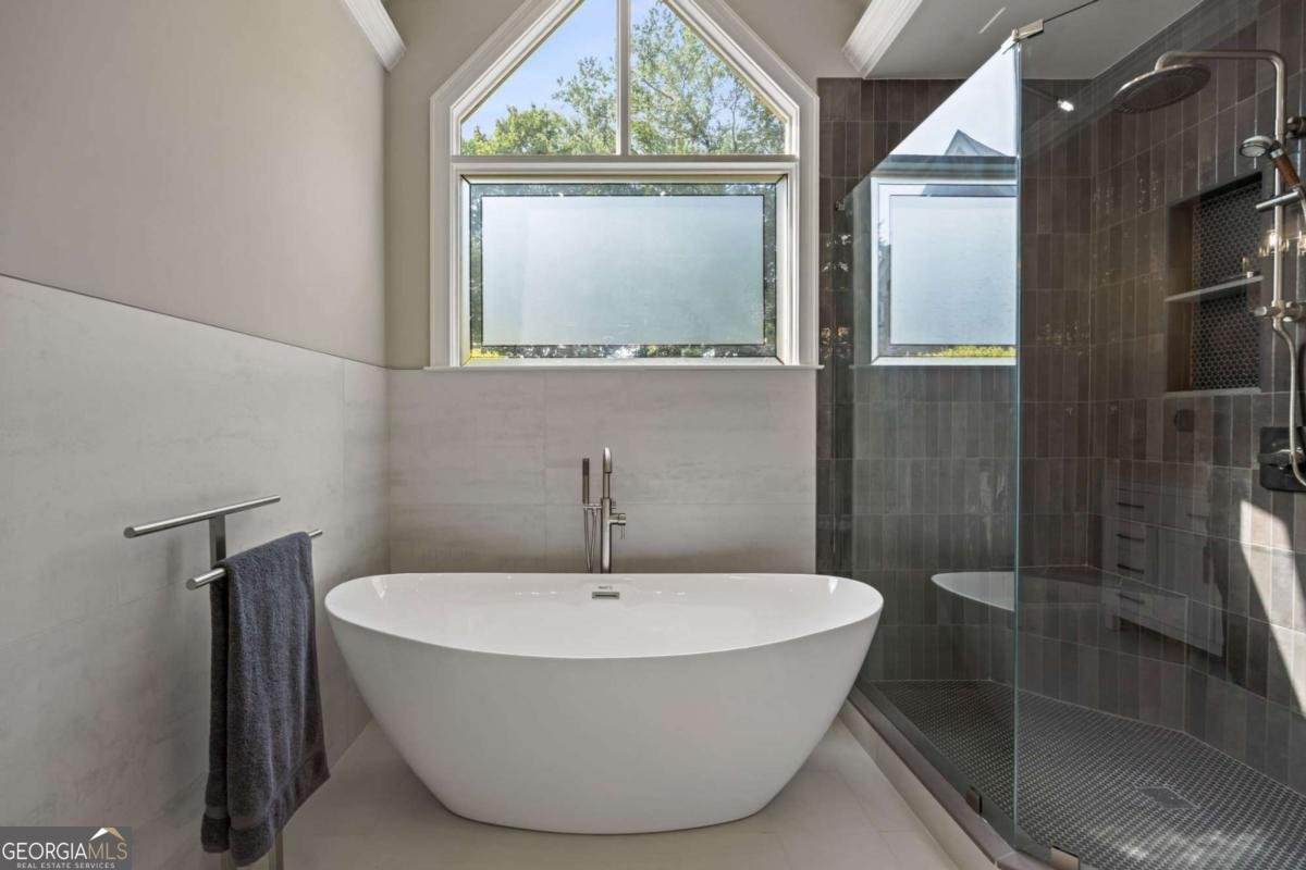 240 Embassy Court Sandy Springs - Photo 22